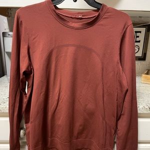 Swiftly Breathe Relaxed-Fit long sleeve